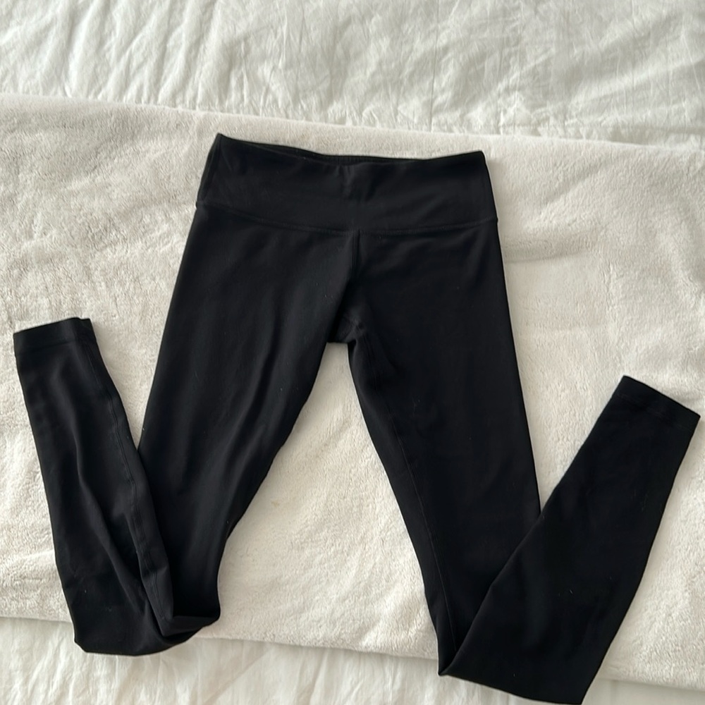 Lululemon black legging size 4